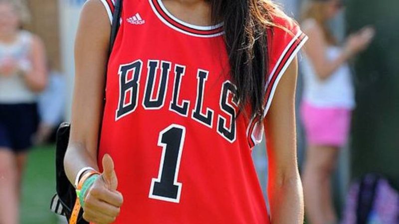 别墅门窗五金件定制流程揭秘：从选材到安装的关键步骤**